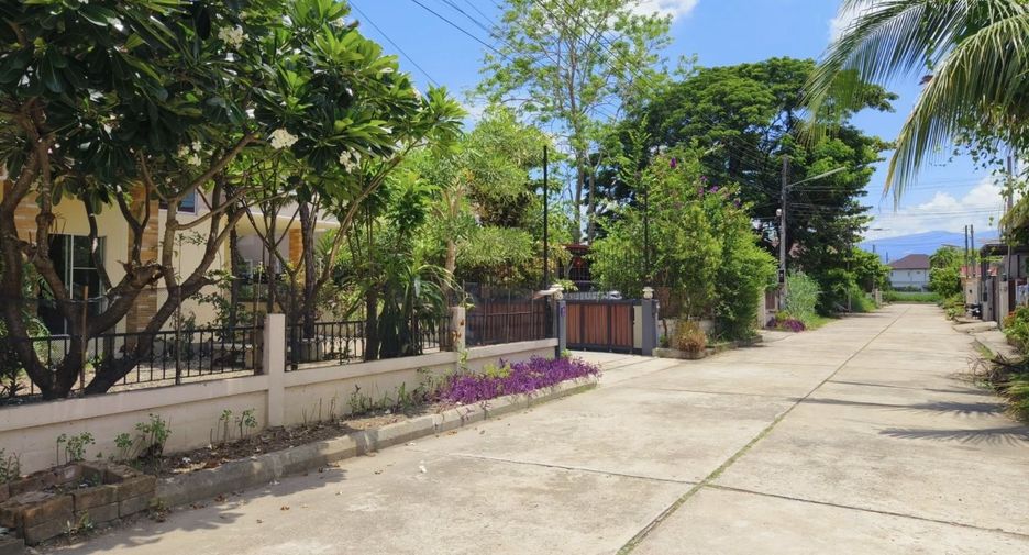 For rent 4 bedrooms house in Mueang Chiang Mai, Chiang Mai
