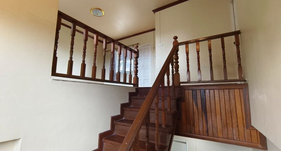For rent 4 bedrooms house in Mueang Chiang Mai, Chiang Mai