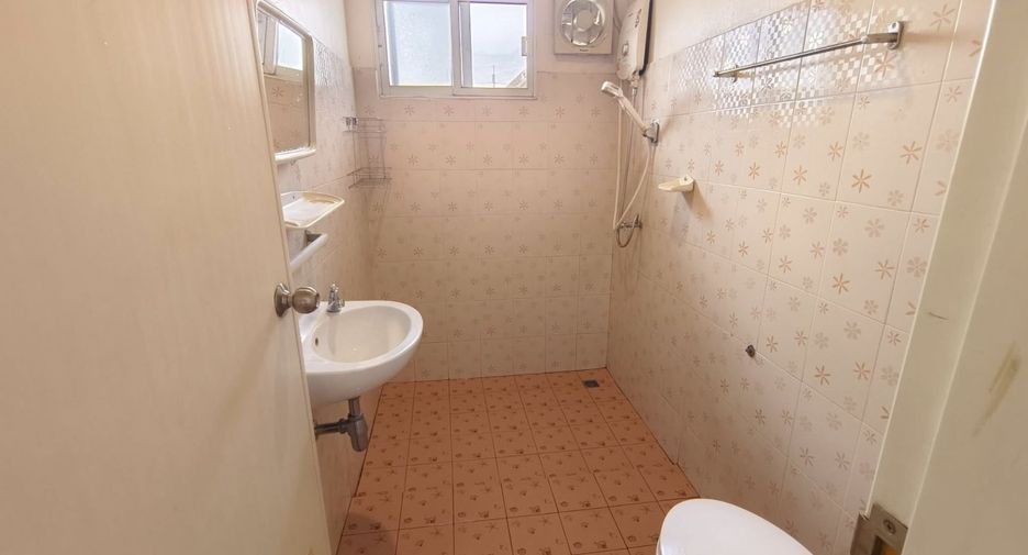 For rent 4 bedrooms house in Mueang Chiang Mai, Chiang Mai