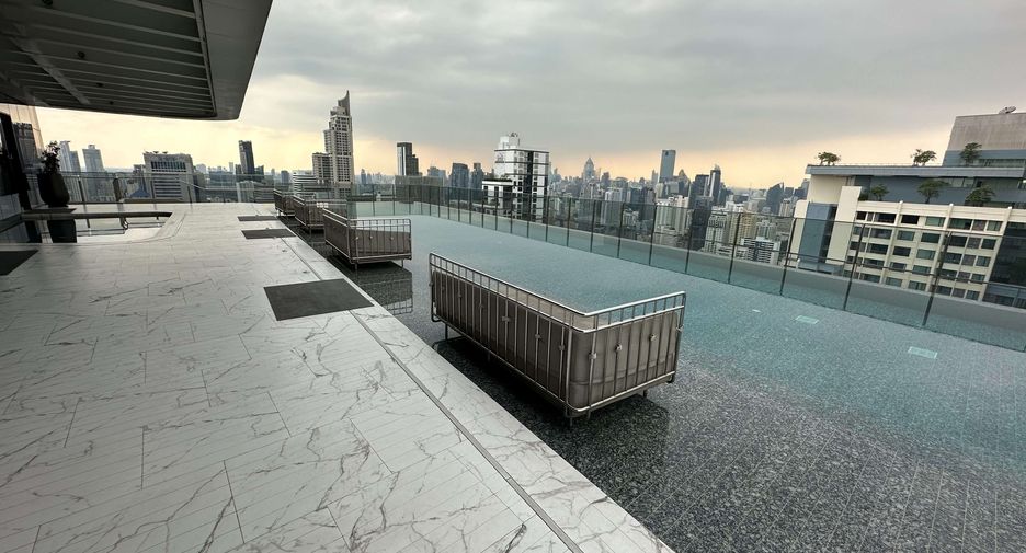 For rent 2 ベッドルーム condo in Watthana, Bangkok