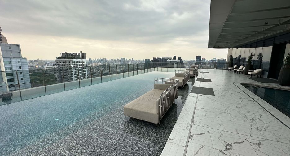 For rent 2 ベッドルーム condo in Watthana, Bangkok