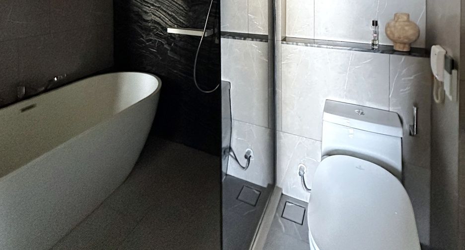 For rent and for sale 2 bedrooms condo in Watthana, Bangkok