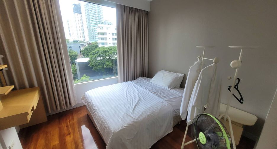 For rent 2 bedrooms condo in Watthana, Bangkok