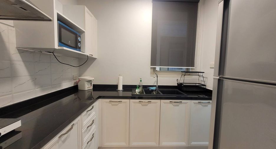 For rent 2 bedrooms condo in Watthana, Bangkok
