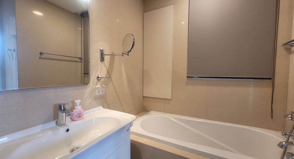 For rent 2 bedrooms condo in Watthana, Bangkok