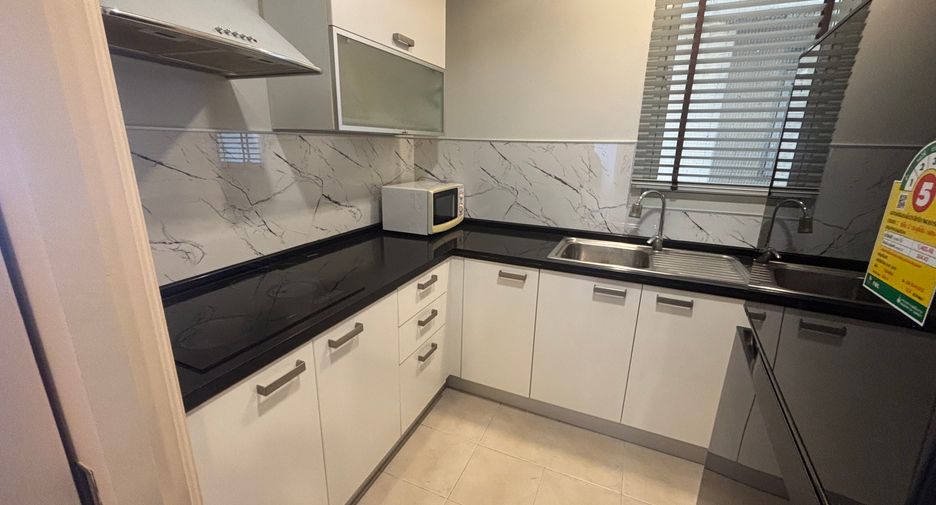 For rent 2 bedrooms condo in Watthana, Bangkok