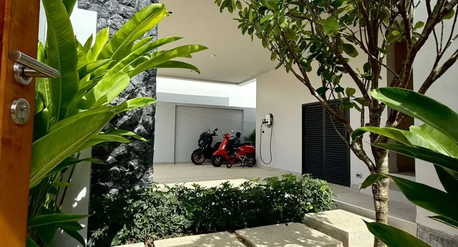 For sale 3 bedrooms villa in Thalang, Phuket
