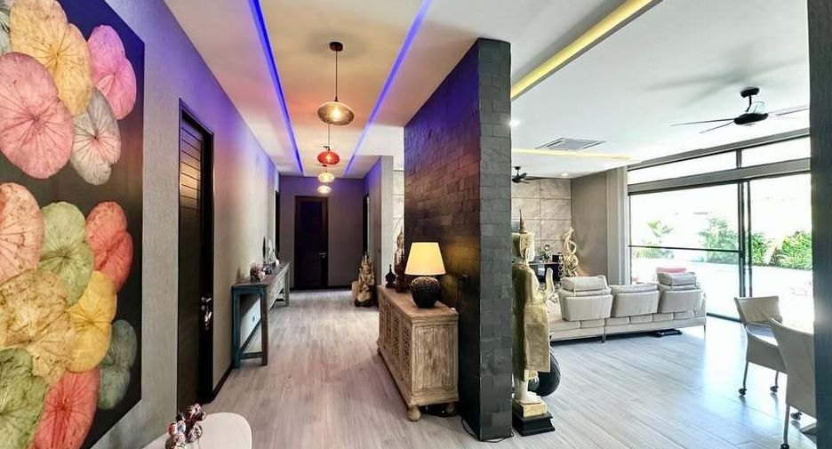 For sale 4 bedrooms villa in Mueang Phuket, Phuket