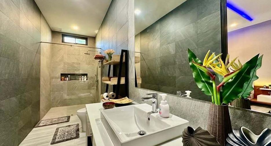 For sale 4 bedrooms villa in Mueang Phuket, Phuket