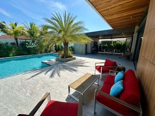 For sale 4 bedrooms villa in Mueang Phuket, Phuket