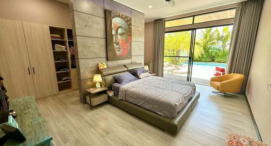 For sale 4 bedrooms villa in Mueang Phuket, Phuket