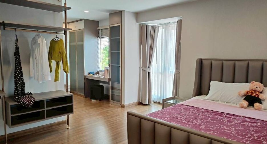 For sale and for rent 4 bedrooms house in Saphan Sung, Bangkok