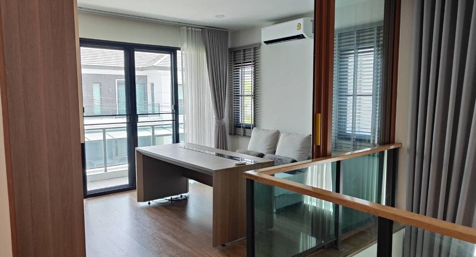 For sale and for rent 4 bedrooms house in Saphan Sung, Bangkok