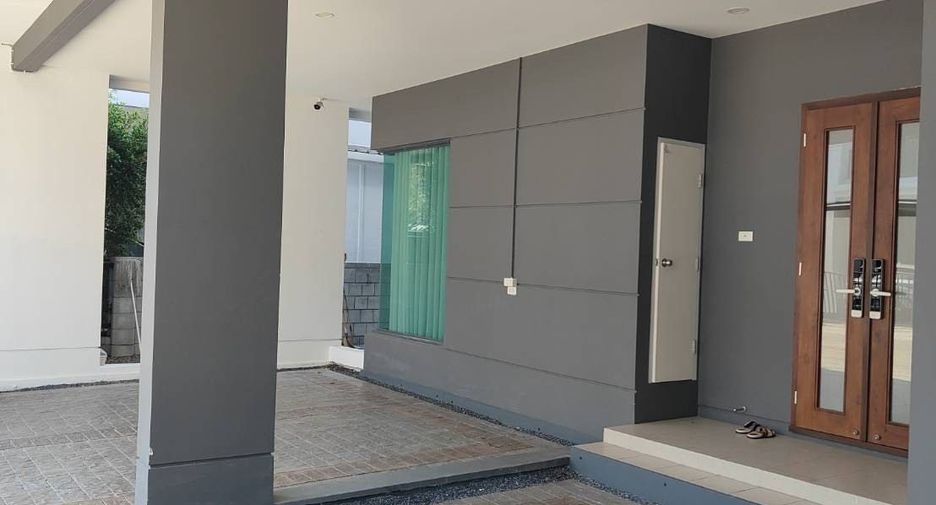 For sale and for rent 4 bedrooms house in Saphan Sung, Bangkok