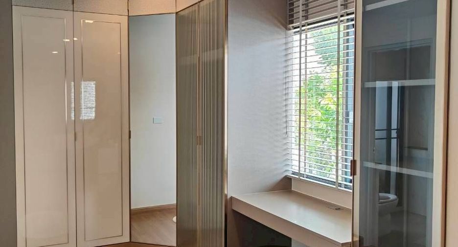For sale and for rent 4 bedrooms house in Saphan Sung, Bangkok