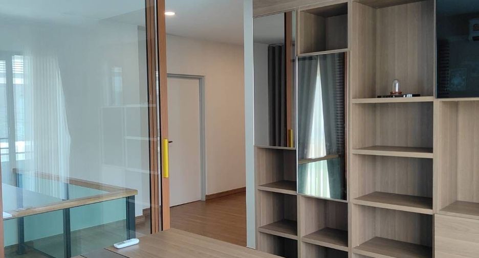 For sale and for rent 4 bedrooms house in Saphan Sung, Bangkok