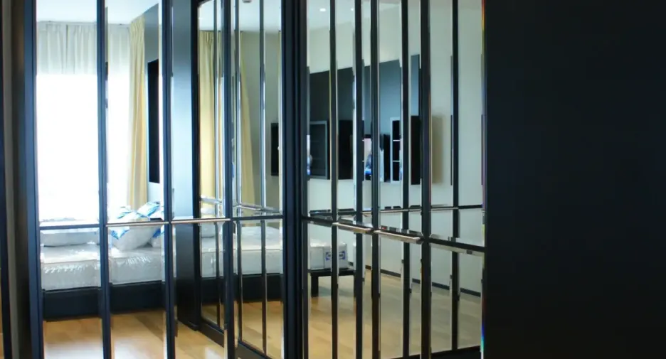 For rent 3 bedrooms condo in Khlong Toei, Bangkok