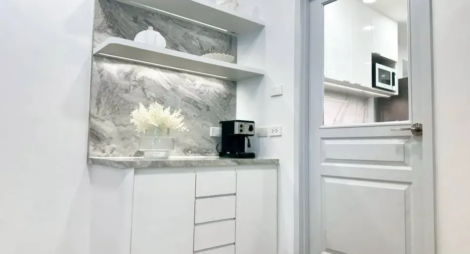 For rent 3 bedrooms condo in Pathum Wan, Bangkok
