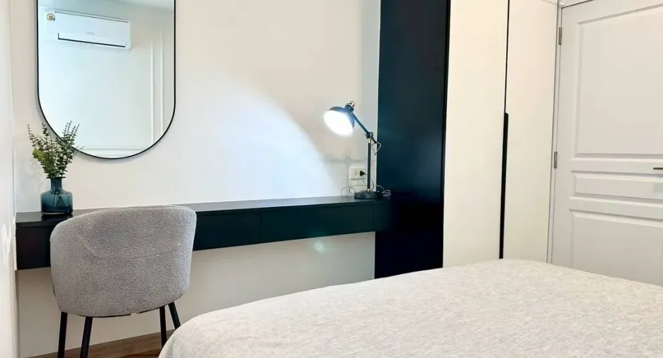 For rent 3 bedrooms condo in Pathum Wan, Bangkok
