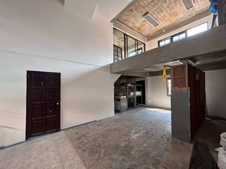 For rent 4 bedrooms retail Space in Watthana, Bangkok