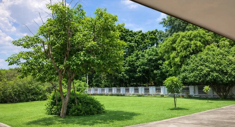For sale land in Khan Na Yao, Bangkok