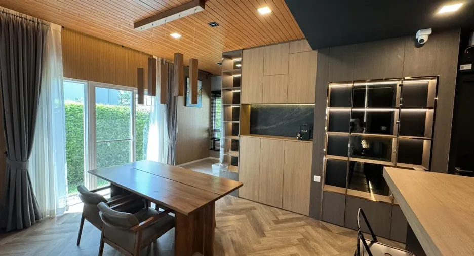 For rent 4 ベッドルーム villa in Bang Phli, Samut Prakan