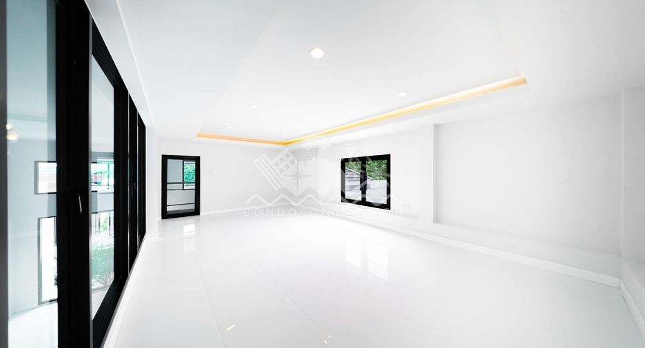 For sale 4 bedrooms house in Bang Lamung, Chonburi