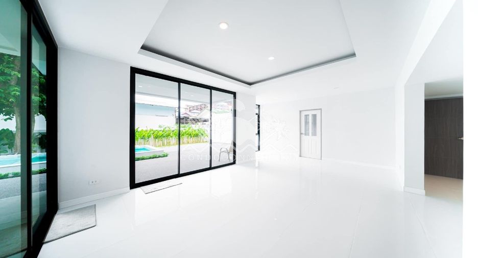 For sale 4 bedrooms house in Bang Lamung, Chonburi