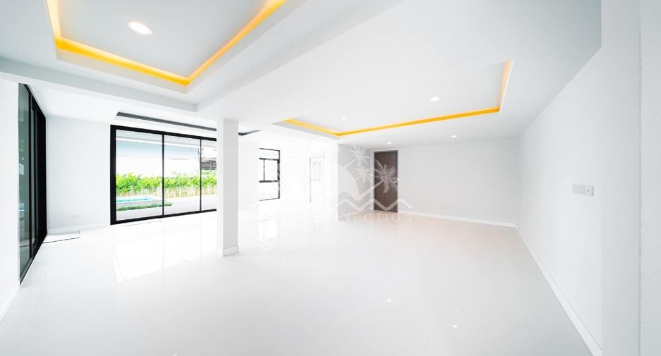 For sale 4 bedrooms house in Bang Lamung, Chonburi