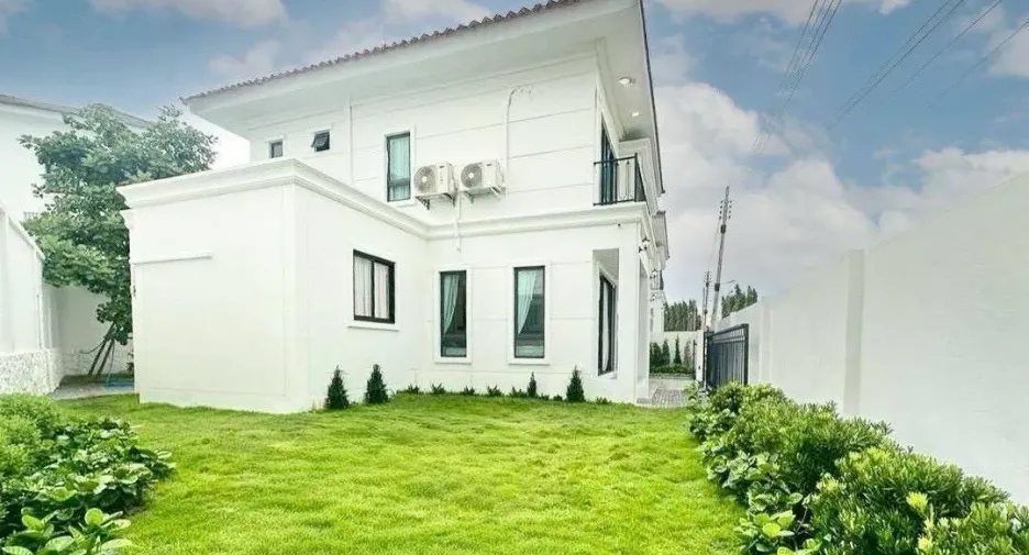 For sale and for rent 4 bedrooms villa in Sattahip, Chonburi