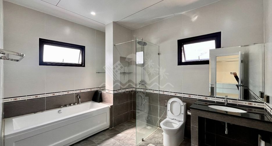 Haus zur Miete mit 4 Zimmer in Bang Lamung, Chonburi
