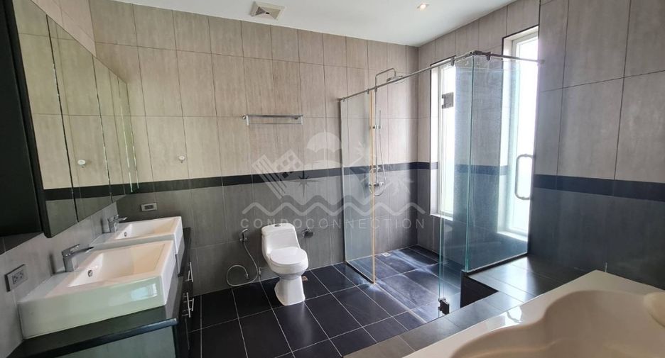 For sale 4 bedrooms house in Bang Lamung, Chonburi