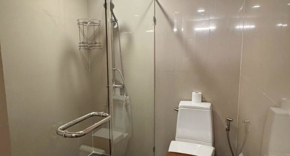 For rent 2 bedrooms apartment in Khlong Toei, Bangkok