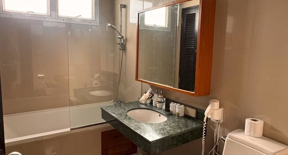 For rent 2 bedrooms apartment in Khlong Toei, Bangkok
