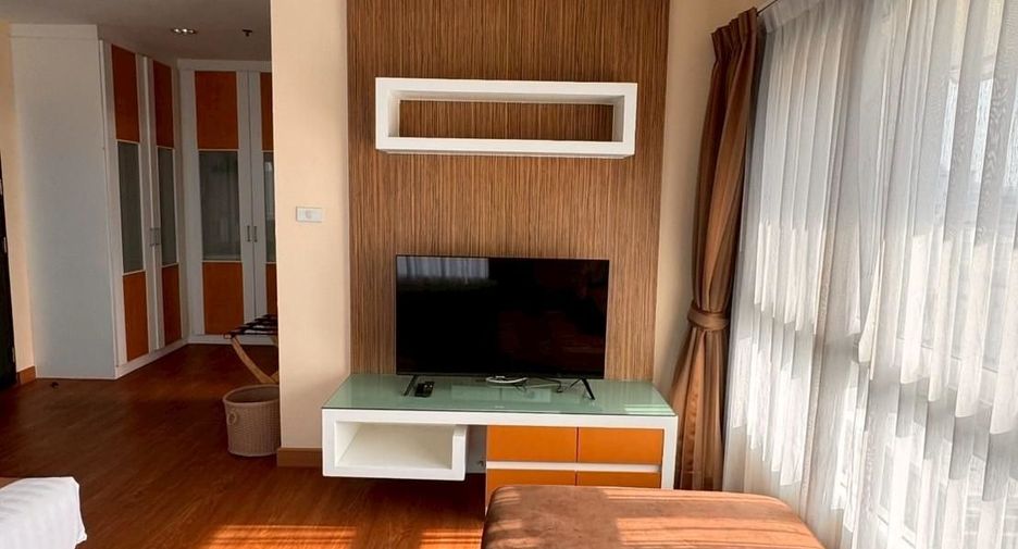 For rent 2 bedrooms apartment in Khlong Toei, Bangkok