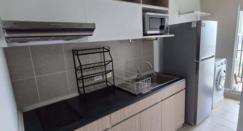 For rent 2 bedrooms condo in Huai Khwang, Bangkok