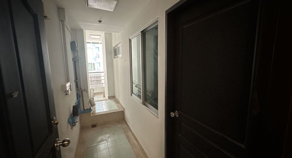 Condo en alquiler de 3 habitaciones en Pathum Wan, Bangkok