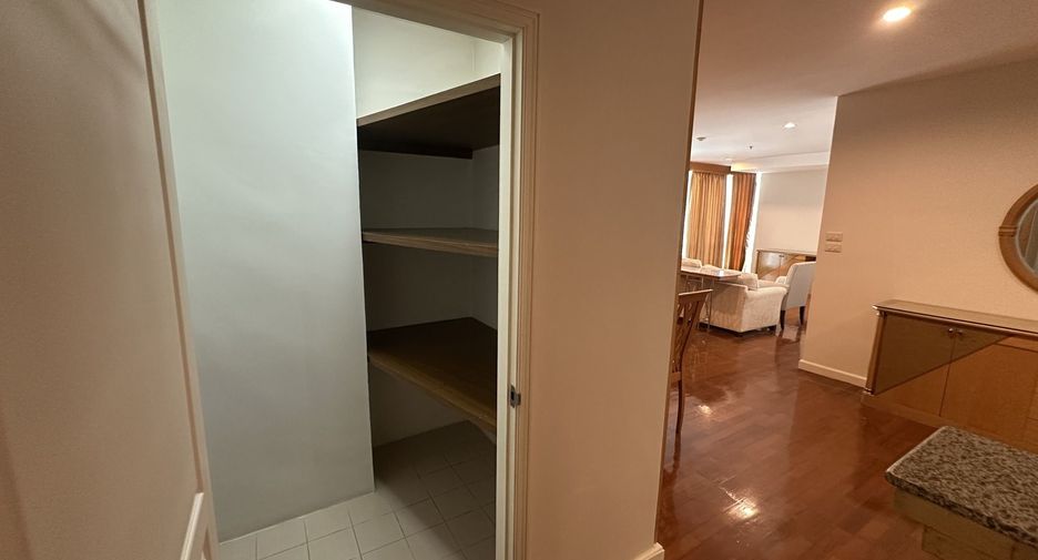 Condo en alquiler de 3 habitaciones en Pathum Wan, Bangkok