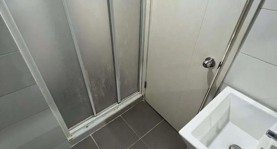 For sale 1 bed condo in Khlong Toei, Bangkok