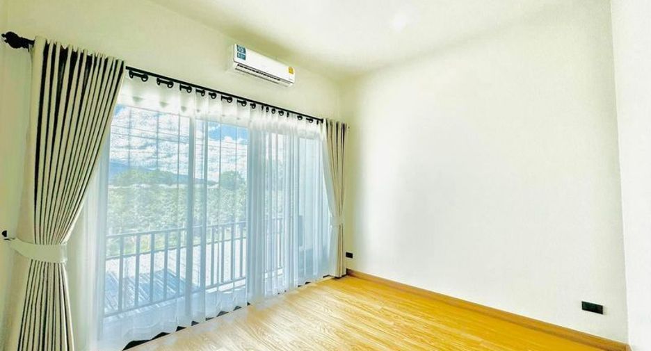 出售 3 卧室 联排别墅 在 Hang Dong, Chiang Mai
