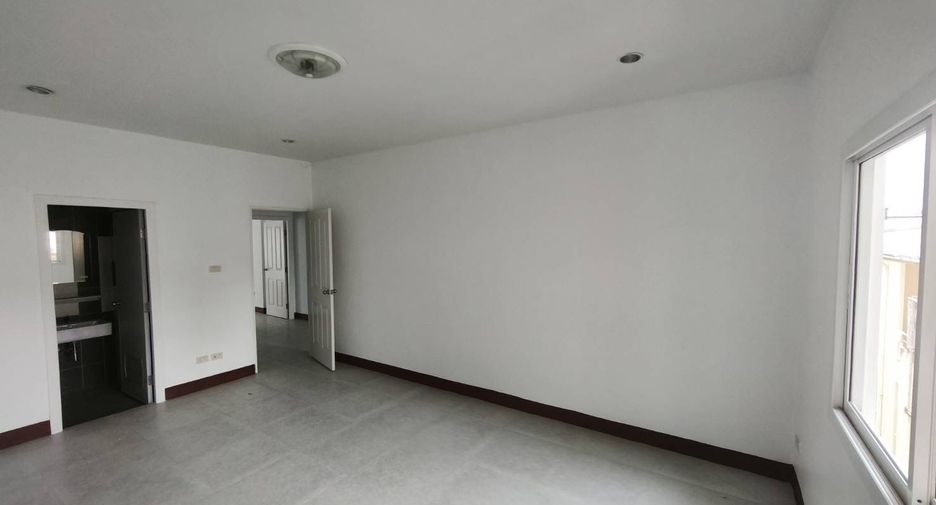 For sale 3 bedrooms retail Space in Mueang Chiang Mai, Chiang Mai