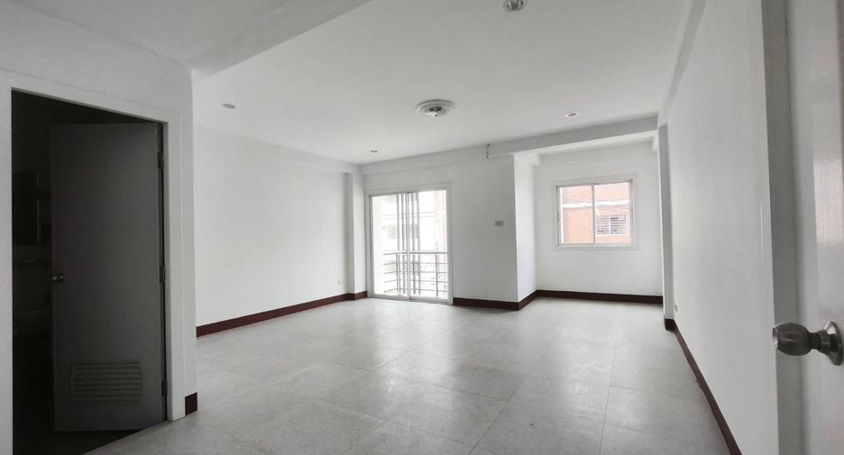 For sale 3 bedrooms retail Space in Mueang Chiang Mai, Chiang Mai