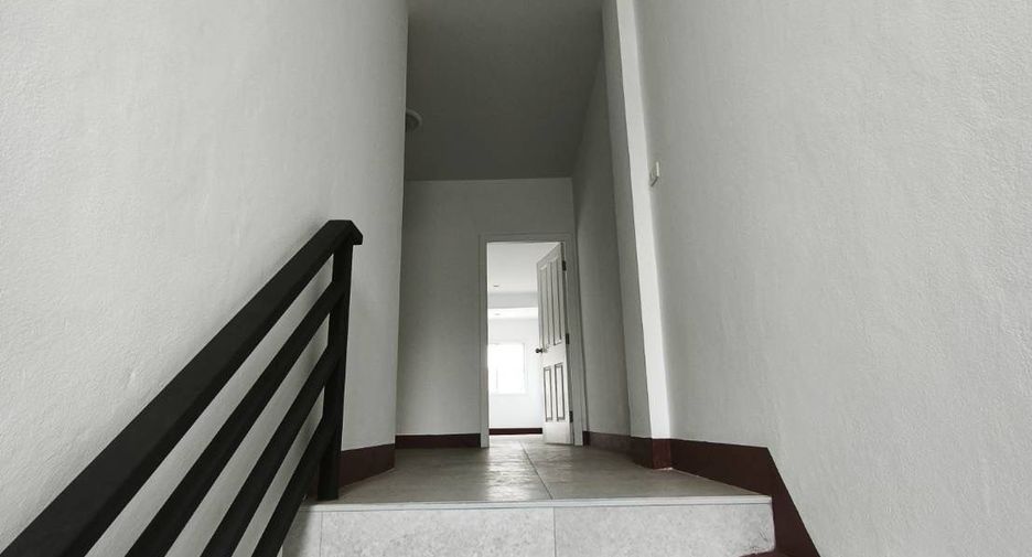 For sale 3 bedrooms retail Space in Mueang Chiang Mai, Chiang Mai