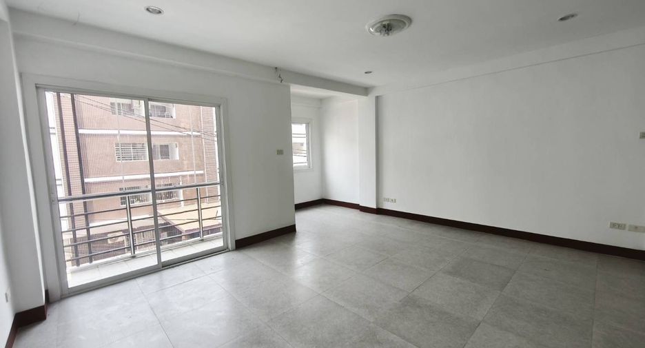 For sale 3 bedrooms retail Space in Mueang Chiang Mai, Chiang Mai