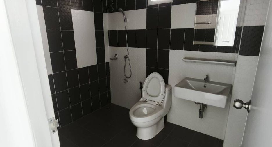 For sale 3 bedrooms retail Space in Mueang Chiang Mai, Chiang Mai