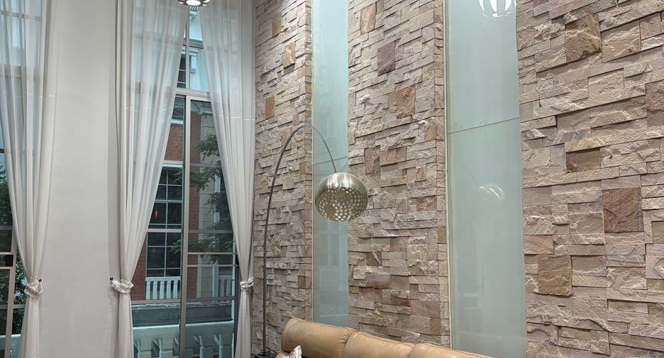 For sale 4 bedrooms townhouse in Yan Nawa, Bangkok