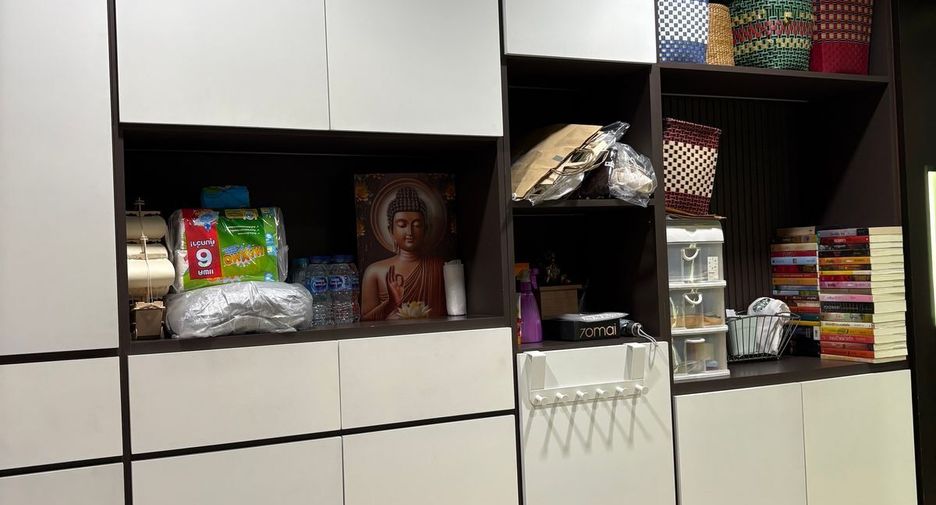 For sale 4 bedrooms townhouse in Yan Nawa, Bangkok