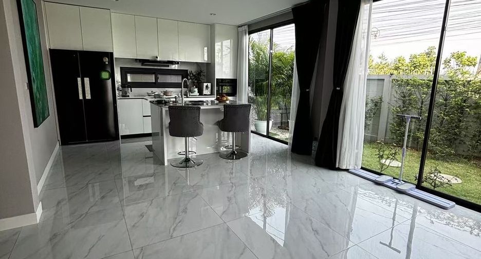 For sale 4 bedrooms villa in Bang Lamung, Chonburi