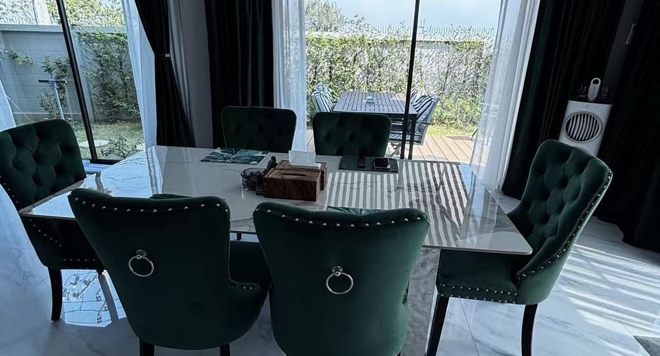 For sale 4 bedrooms villa in Bang Lamung, Chonburi