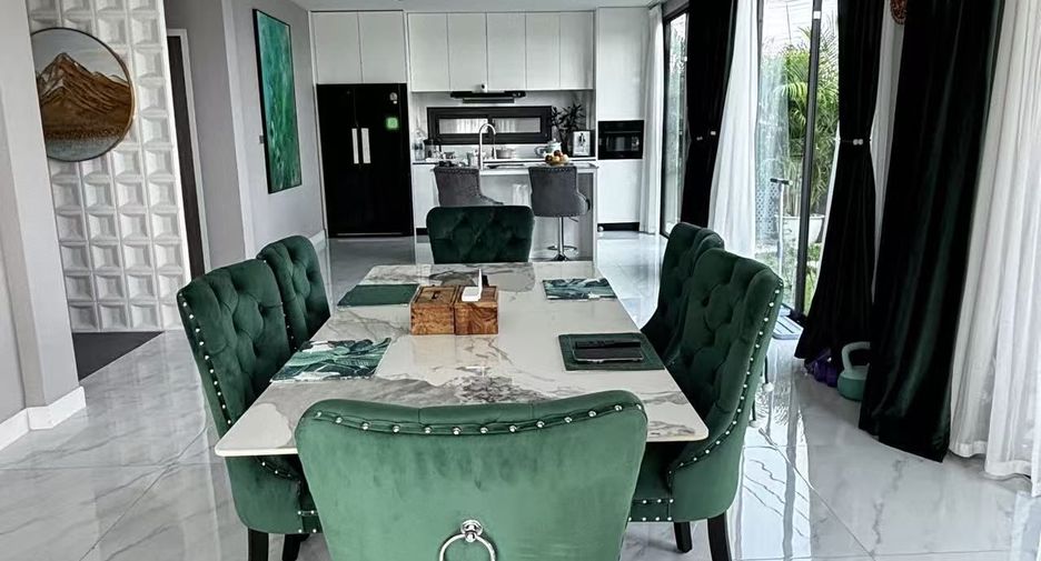 For sale 4 bedrooms villa in Bang Lamung, Chonburi